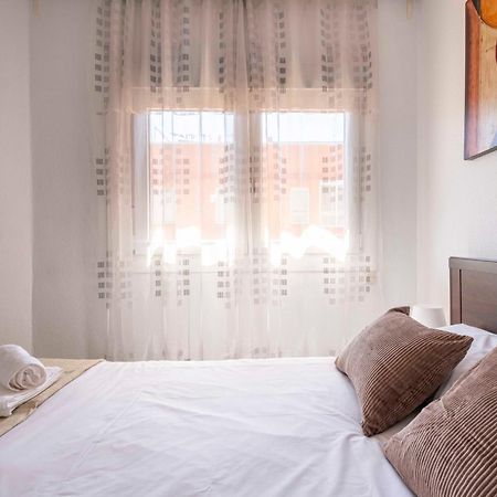 5 Min To The Sea And 15 Min To Barcelona Center Appartement Sant Adria de Besos Buitenkant foto