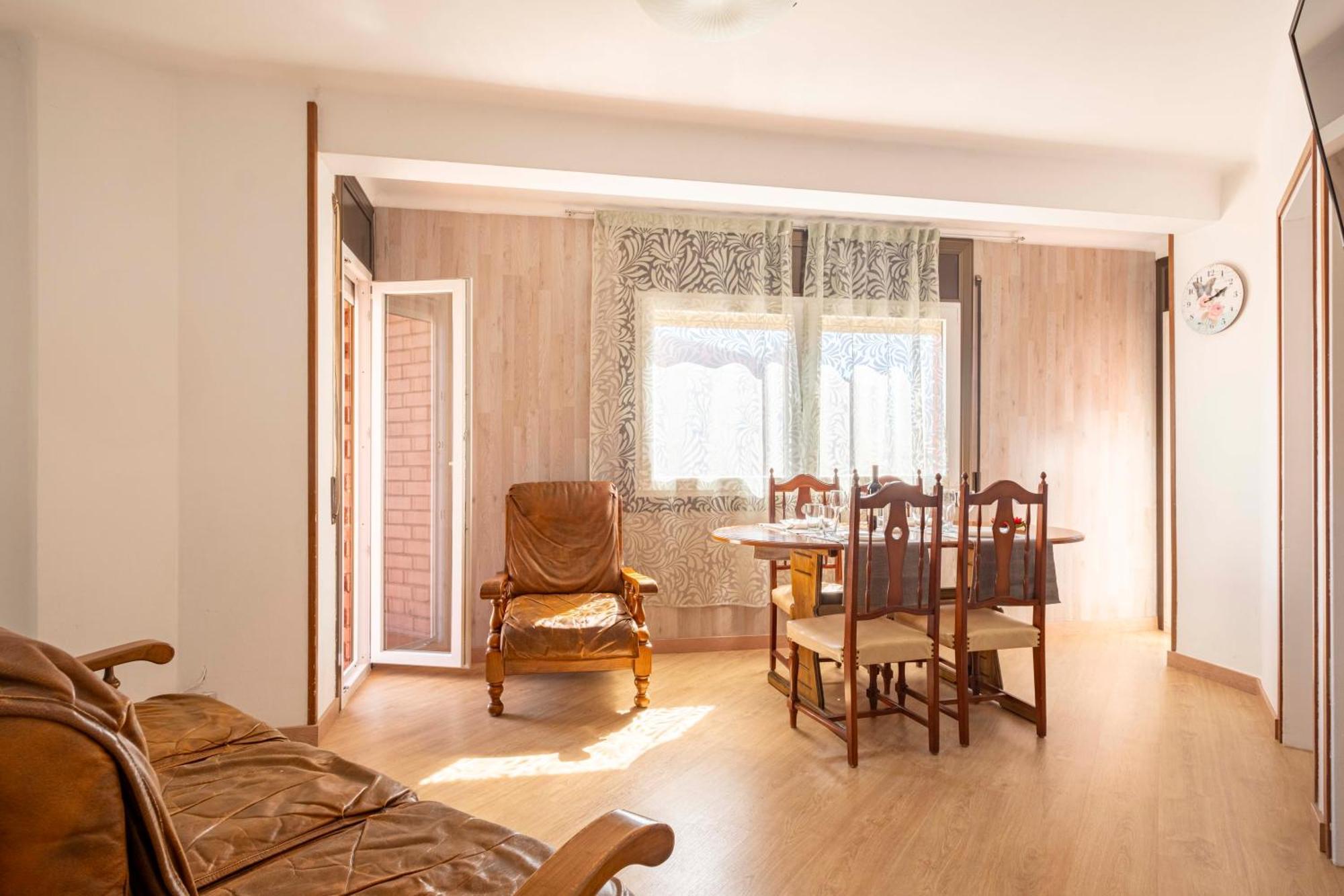 5 Min To The Sea And 15 Min To Barcelona Center Appartement Sant Adria de Besos Buitenkant foto
