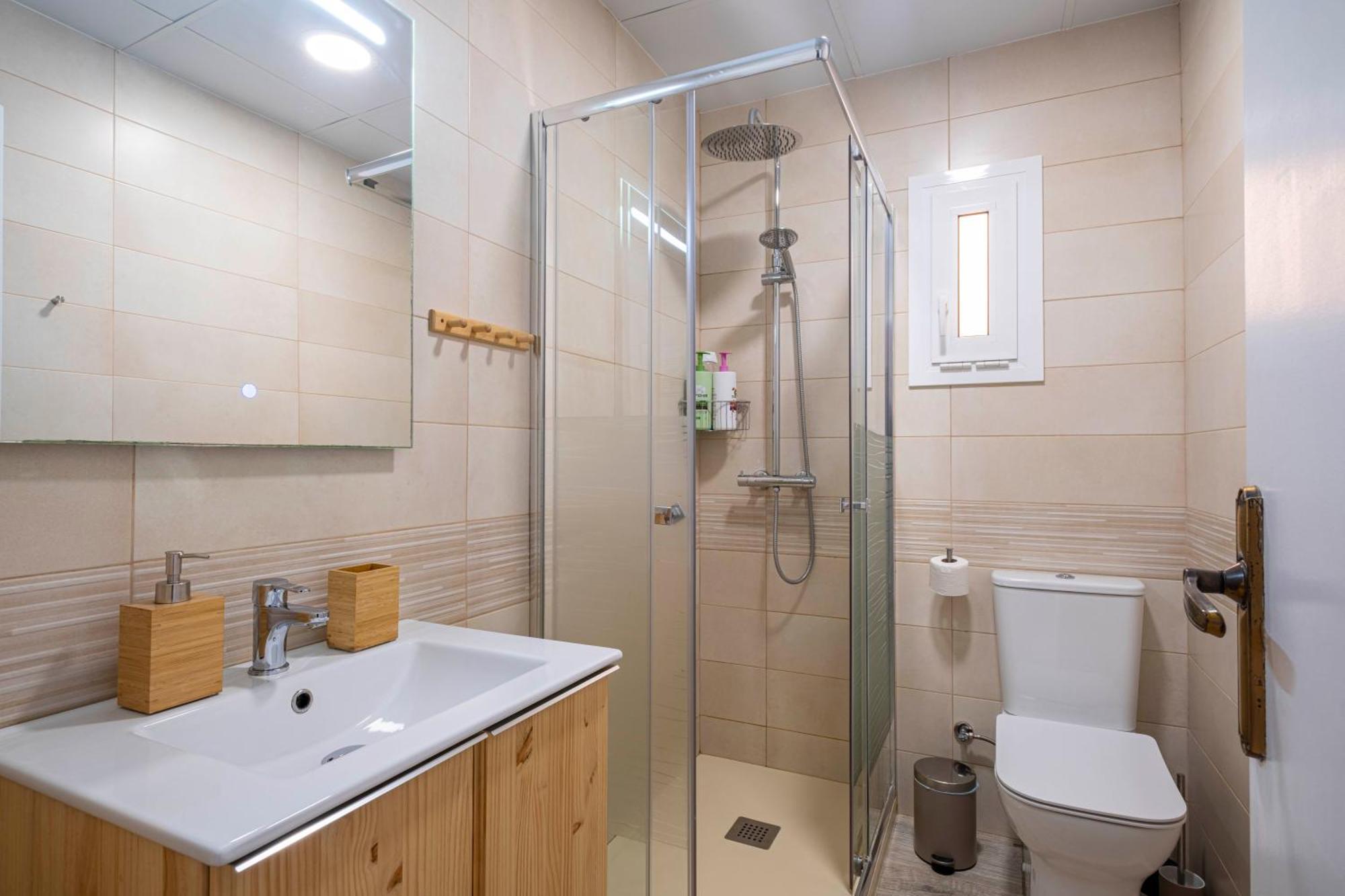5 Min To The Sea And 15 Min To Barcelona Center Appartement Sant Adria de Besos Buitenkant foto