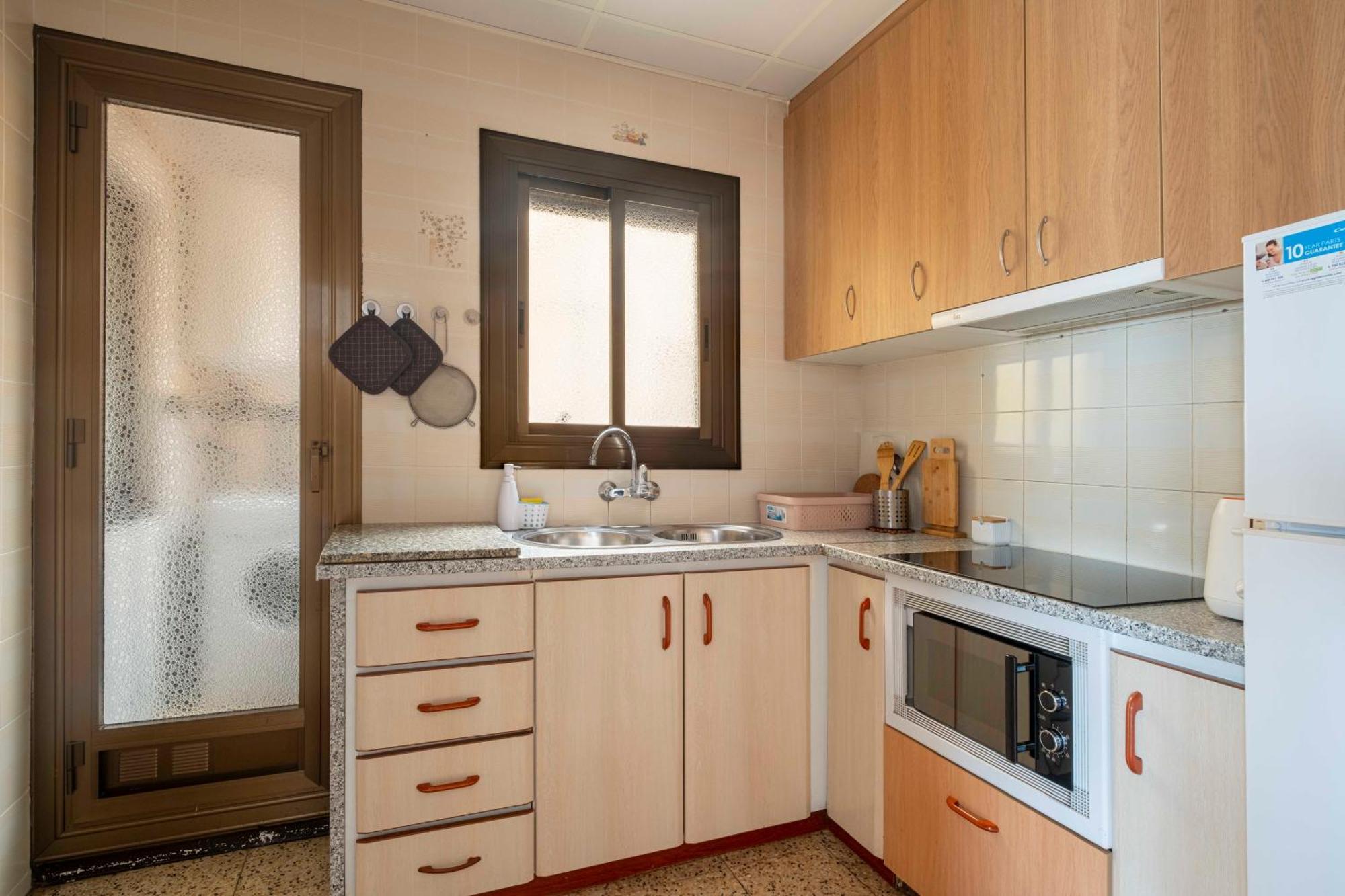 5 Min To The Sea And 15 Min To Barcelona Center Appartement Sant Adria de Besos Buitenkant foto