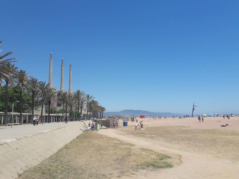 5 Min To The Sea And 15 Min To Barcelona Center Appartement Sant Adria de Besos Buitenkant foto